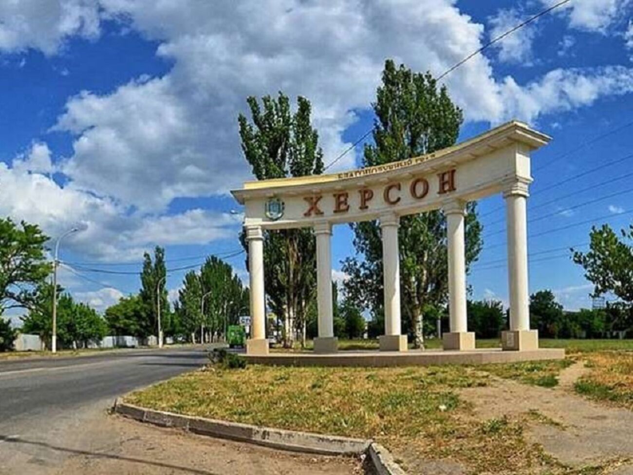 Клочко: По ночам в городе слышны автоматные очереди и одиночные выстрелы