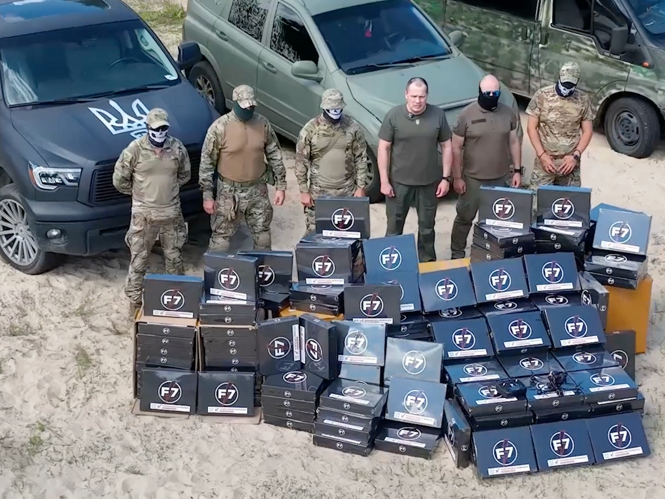 Универсальные управляемые дроны могут подниматься на высоту до 1 км и лететь со скоростью до 100 км/ч