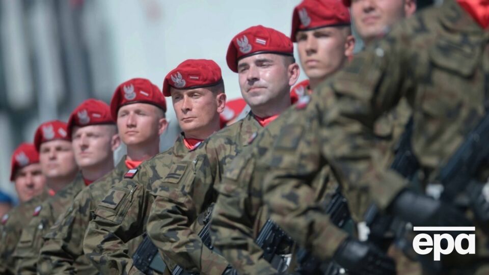 Вместе с польскими военными в параде в Варшаве примут участие военные из США, Великобритании, Хорватии и Румынии, проинформировали СМИ