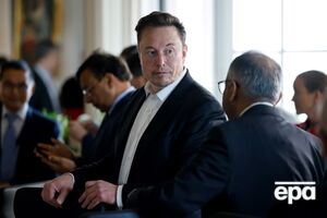 Маск пишет, что тренируется на работе