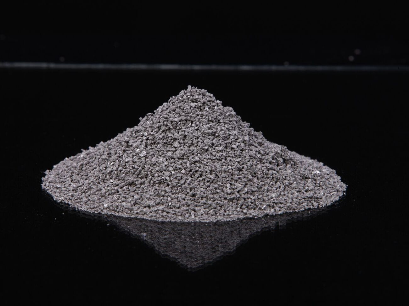 Россия продолжает получать сырье для производства титана, говорится в расследовании