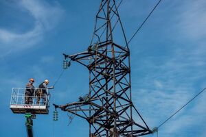 У липні ремонтні бригади ДТЕК повернули світло для 298 тис. сімей, які залишилися без електропостачання через російські обстріли