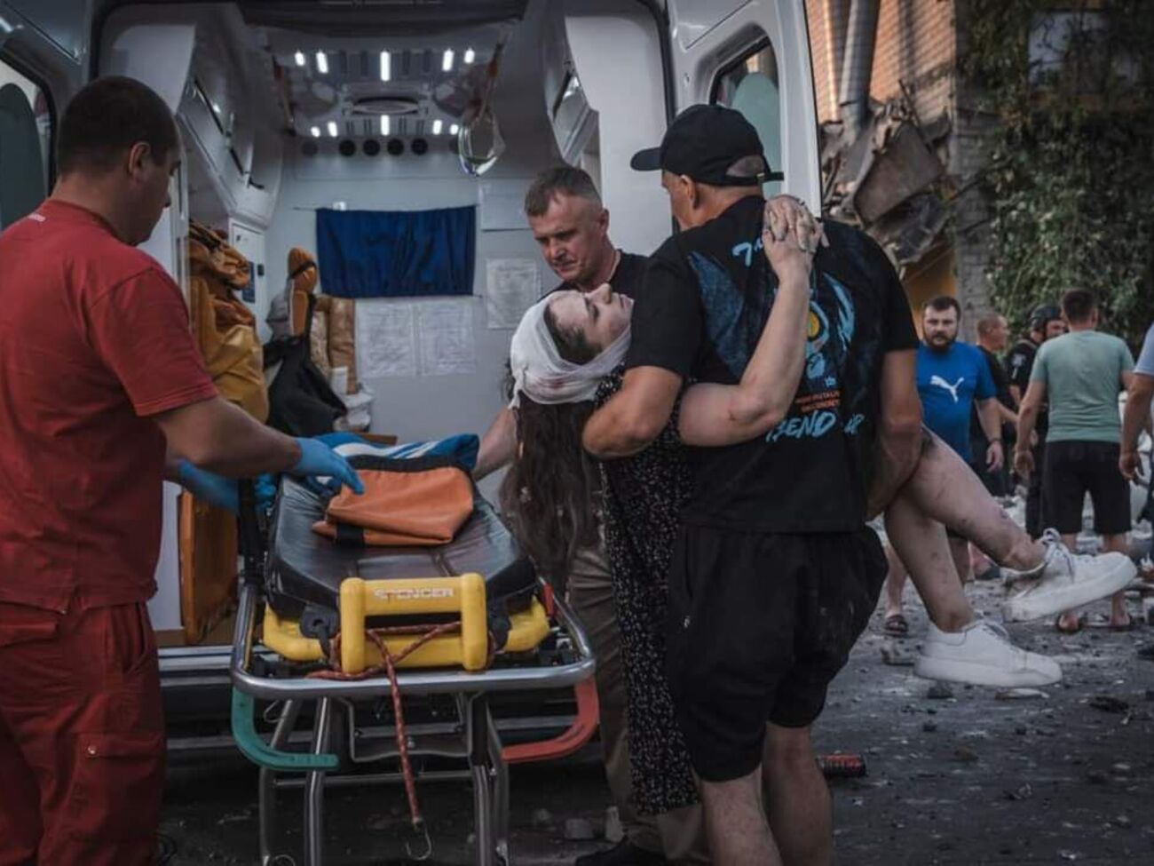 В результате ракетного удара оккупантов по Покровску 7 августа пострадали 18 человек, рассказали в МВД Украины