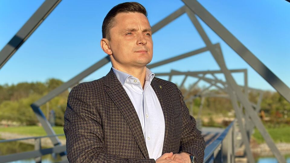 Головка підозрюють у тому, що вимагав хабар у підприємця