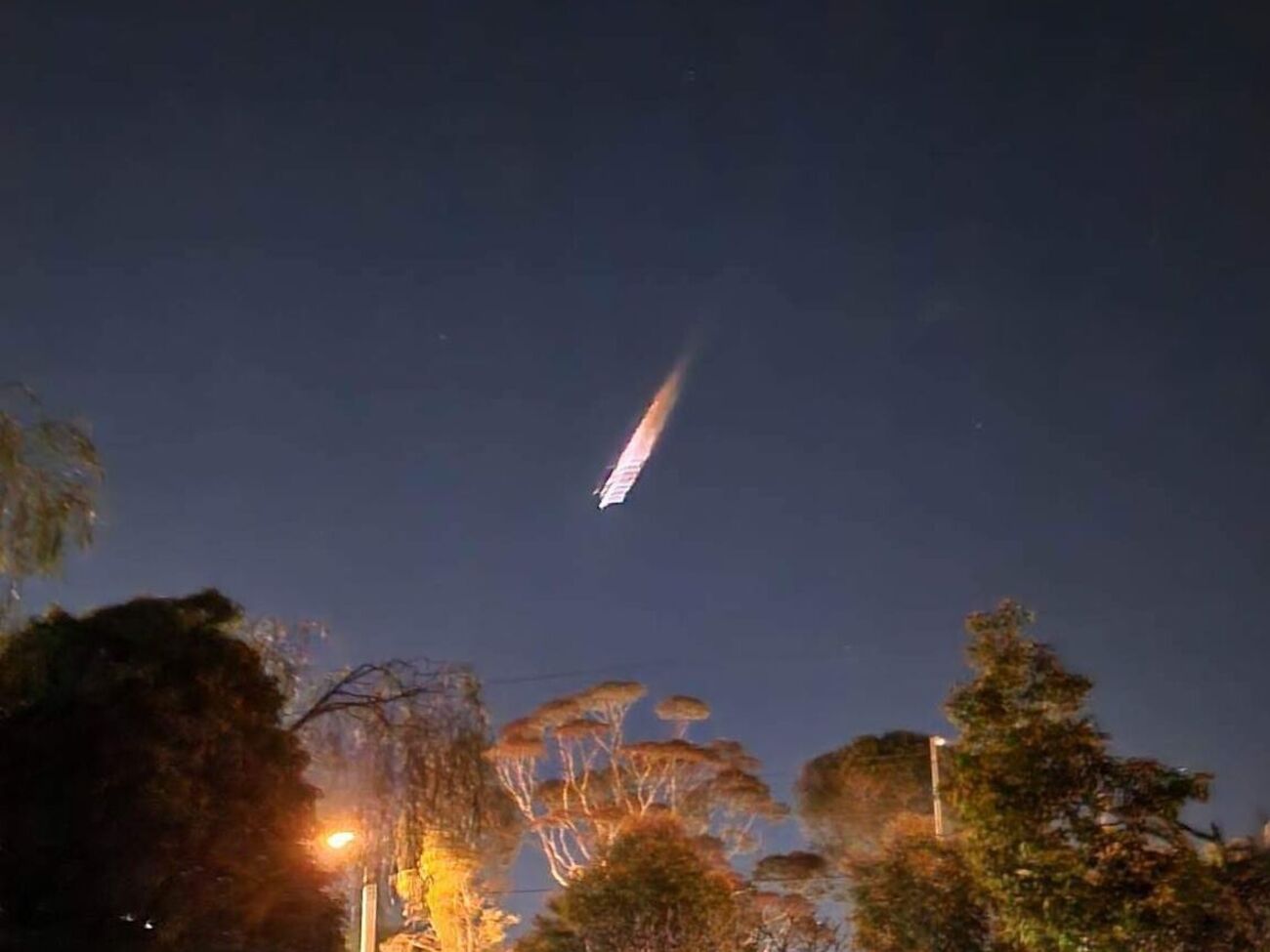 Местные жители ошибочно приняли обломки ракеты за метеор