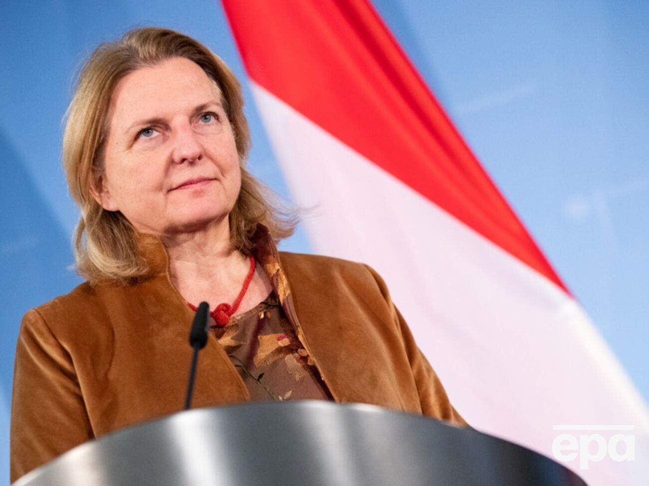 Кнайсль поселилась на лето в деревне Петрушово Рязанской области РФ