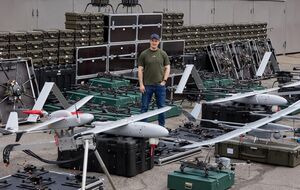 Українські військові в Луганській області за допомогою БПЛА уразили танк Т-80, БМП, БТР, вантажівку "Урал" і склад матеріально-технічного забезпечення окупантів, розповів Федоров