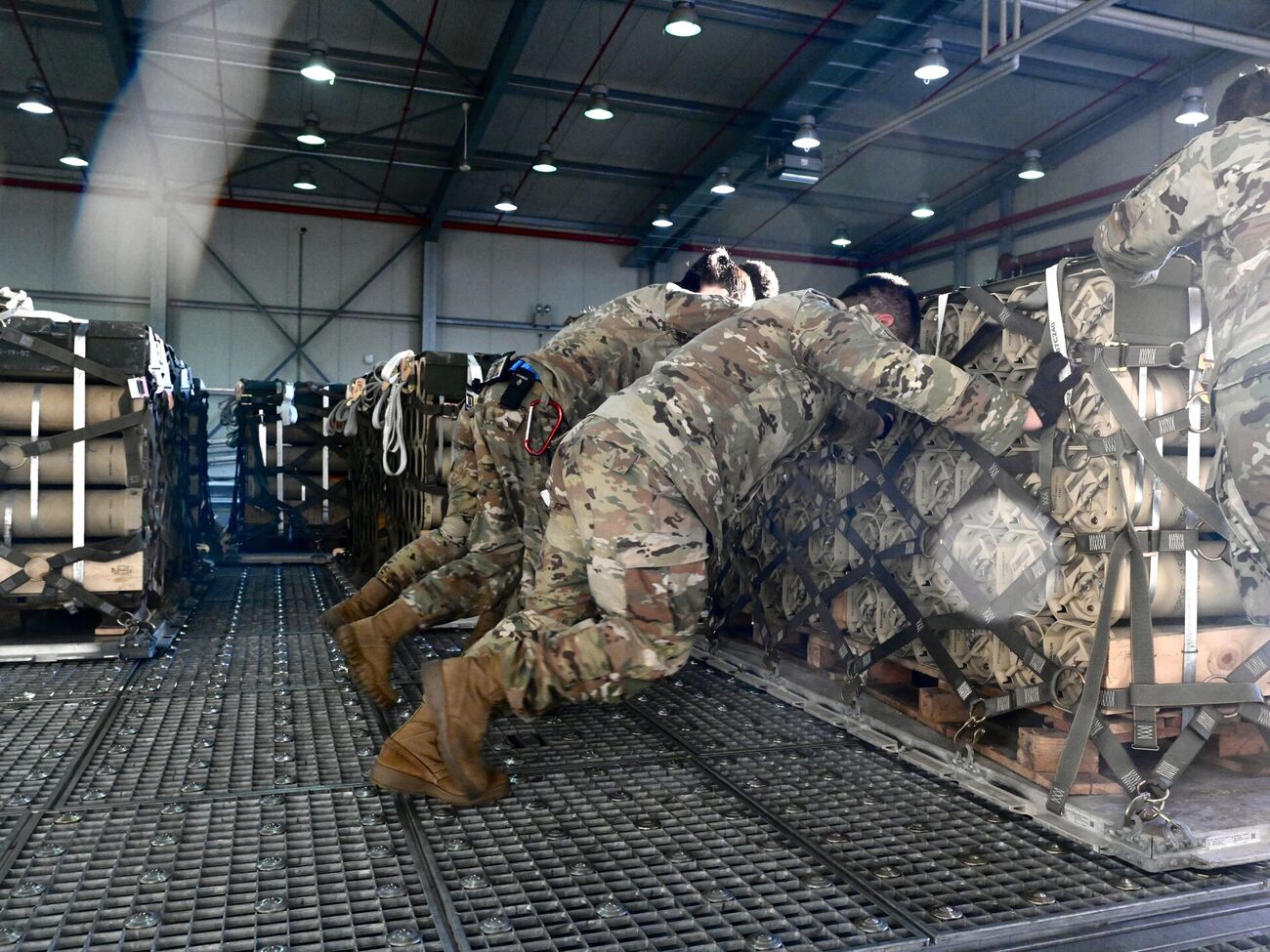 США передали Украине кассетные боеприпасы в июне