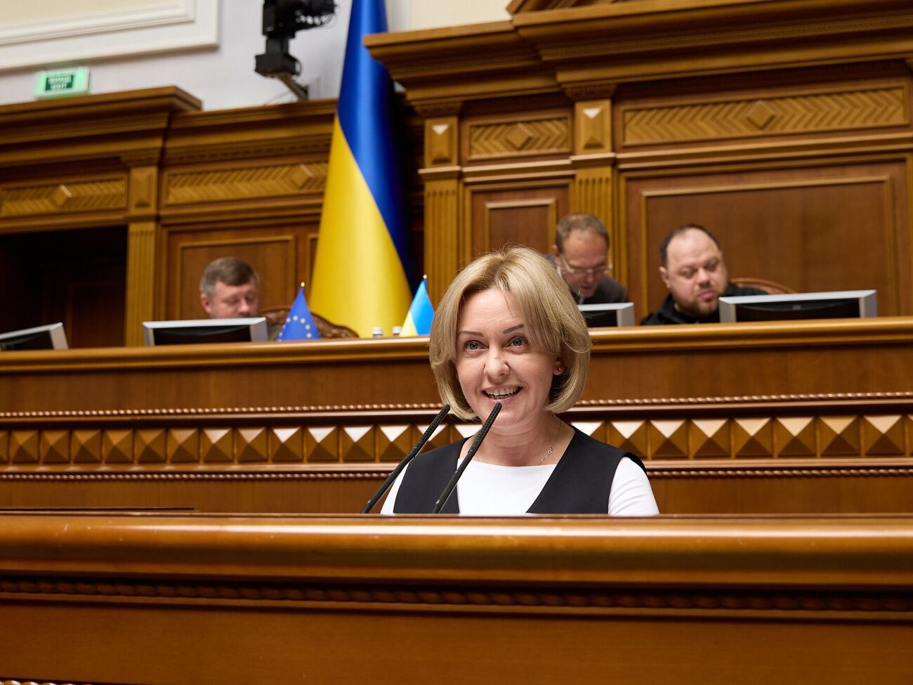 Локтионова приняла присягу народного депутата Украины на заседании парламента 9 августа