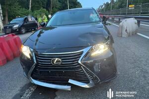 За даними ЗМІ, машина Тандира збила нацгварейця 26 травня на блокпості в Києві