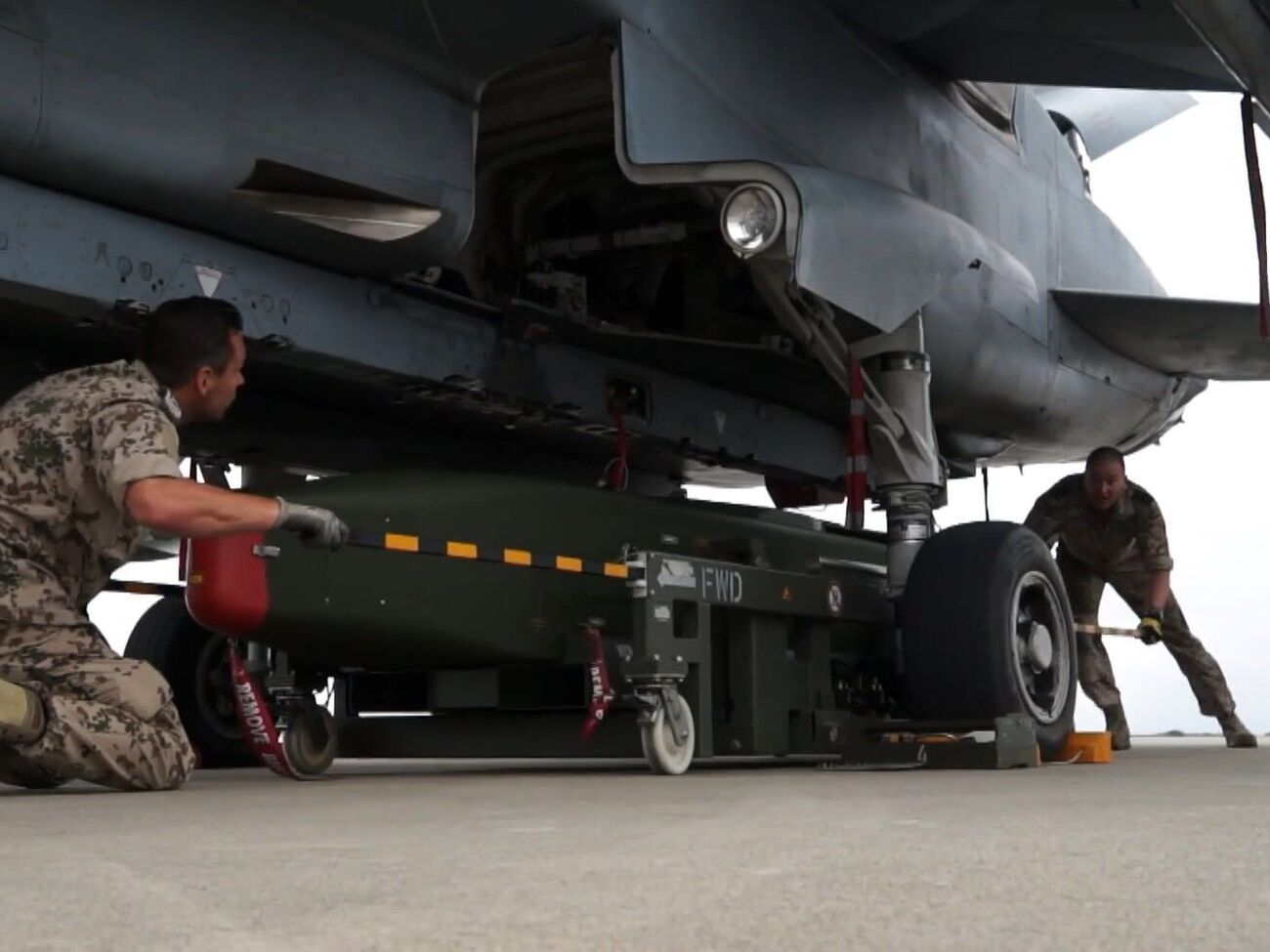 О том, что ключевые парламентские фракции Бундестага ФРГ готовы передать Украине ракеты TAURUS, сообщал нардеп Чернев