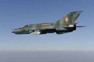 Для перехвата в небо подняли Миг-21