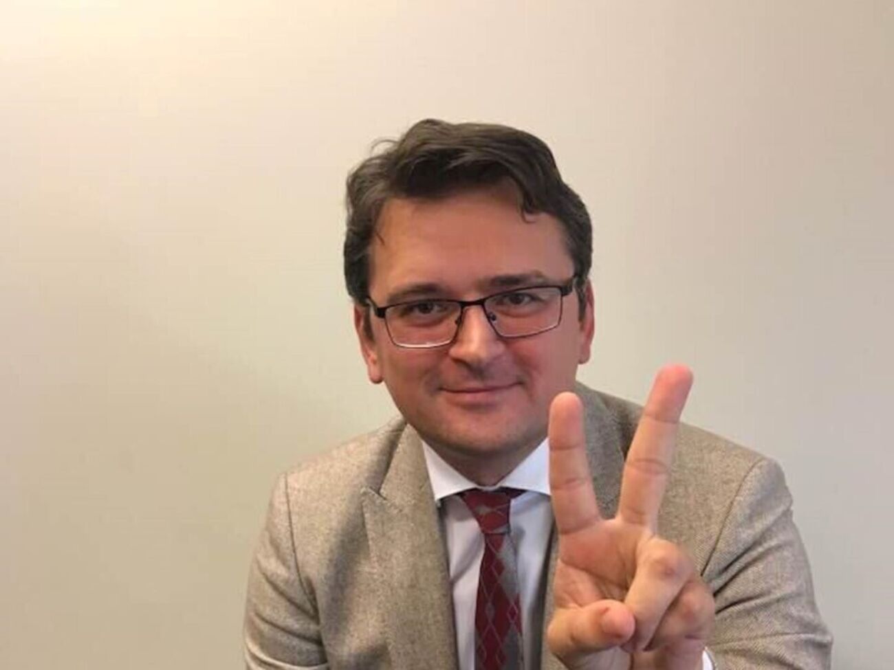 У мережі показали, який вигляд має будинок Кулеби, у якому він живе зі своєю новою коханою. Фото