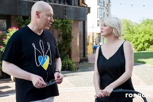 Жижченко рассказала Гордону, что любовь к музыке у нее, вероятно, от дедушки, который играл на многих инструментах