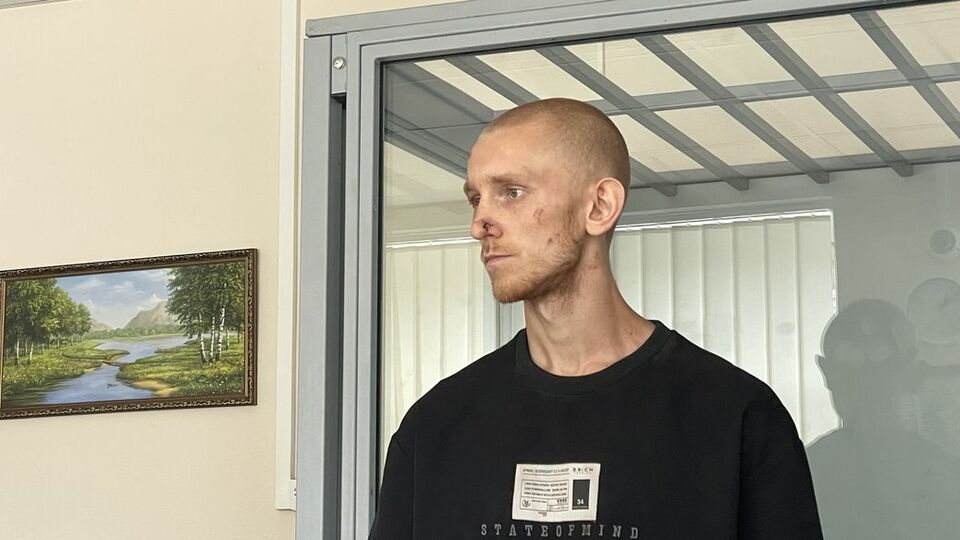 За словами Заволоки, він бореться з тим, що влада "бере з війни постраждалих хлопців" і "ставить їх патрулювати вулиці та вручати повістки людям"