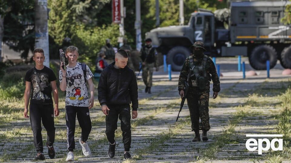 Підліткам без російських паспортів не вдалося сісти за парти 1 вересня на тимчасово окупованих територіях Херсонської області
