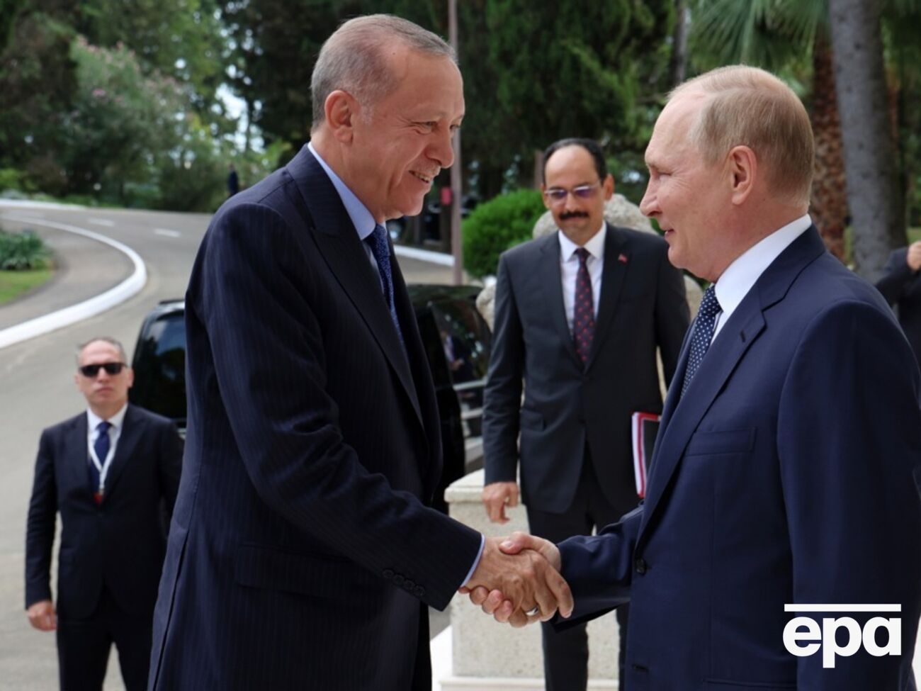 По данным СМИ, одной из ключевых тем встречи Эрдогана и Путина станут перспективы продления "зерновой сделки"