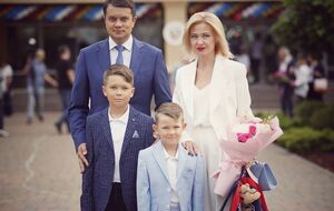 Младший сын Разумкова также стал школьником и пошел в первый класс