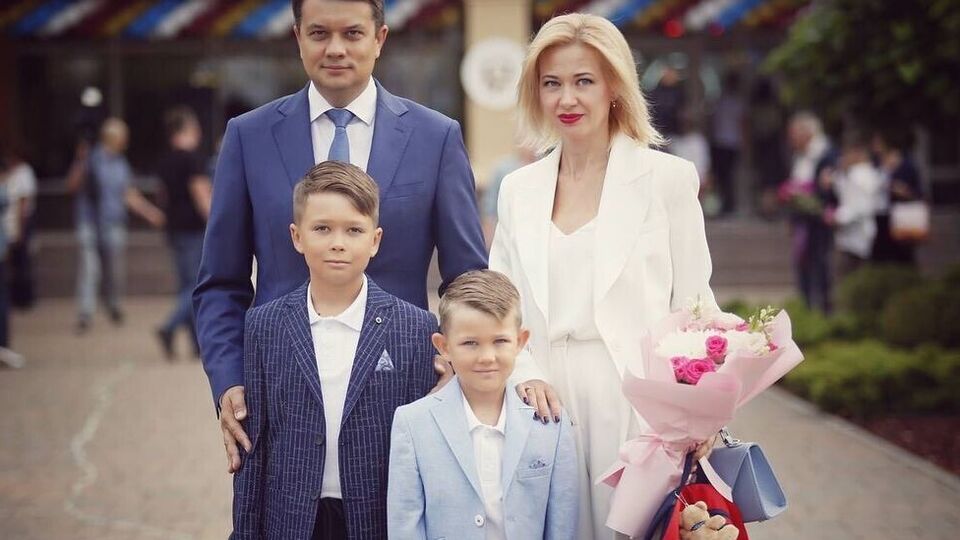 Младший сын Разумкова также стал школьником и пошел в первый класс