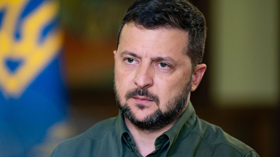 На засіданні ставки говорили "лише про фронт", зазначив Зеленський