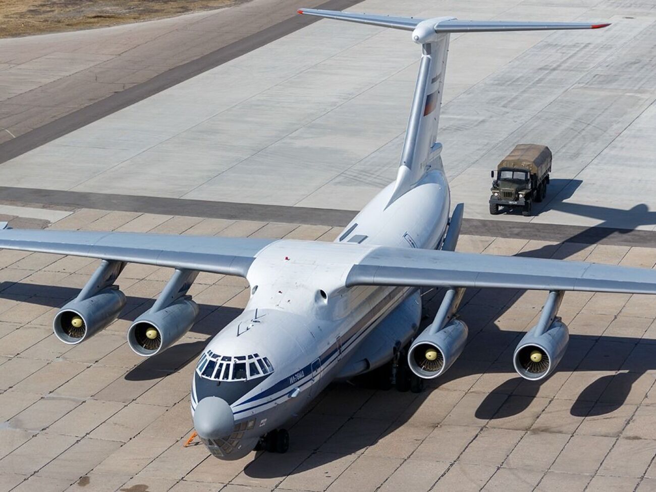 На аэродроме в Пскове в ходе спецоперации было уничтожено два российских Ил-76