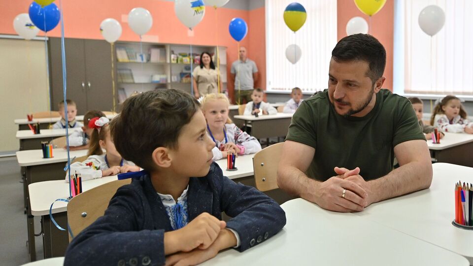 Новий навчальний рік розпочало понад 3,7 млн українських дітей, зазначив Зеленський