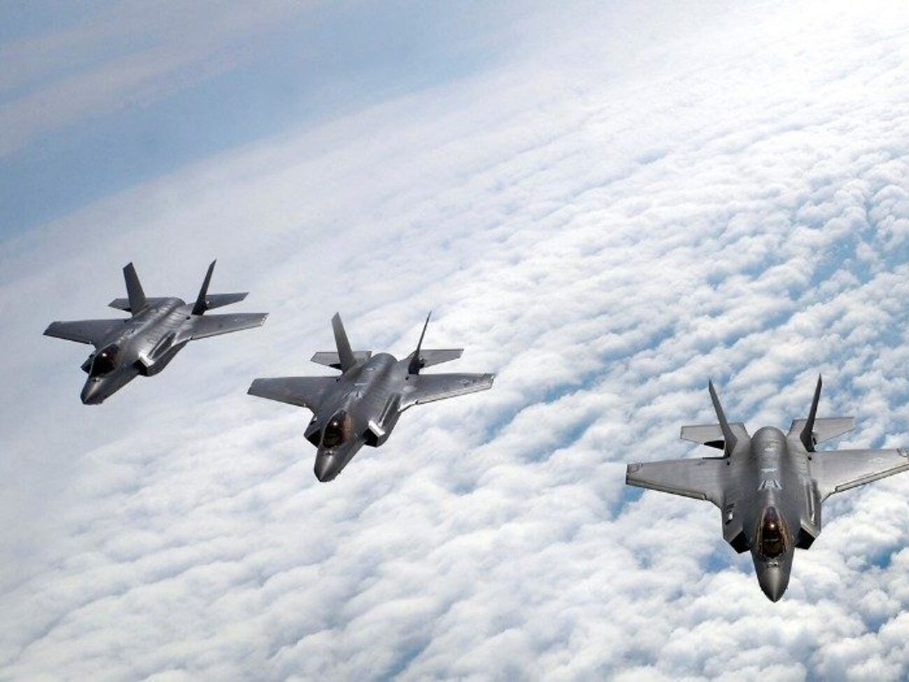 Пентагон планирует отправить 54 боевых F-35