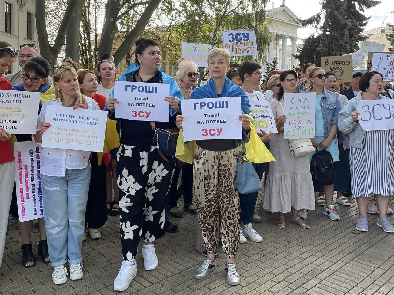 Одесити протестували проти витрат бюджету не на армію. Акції також відбулися у Львові