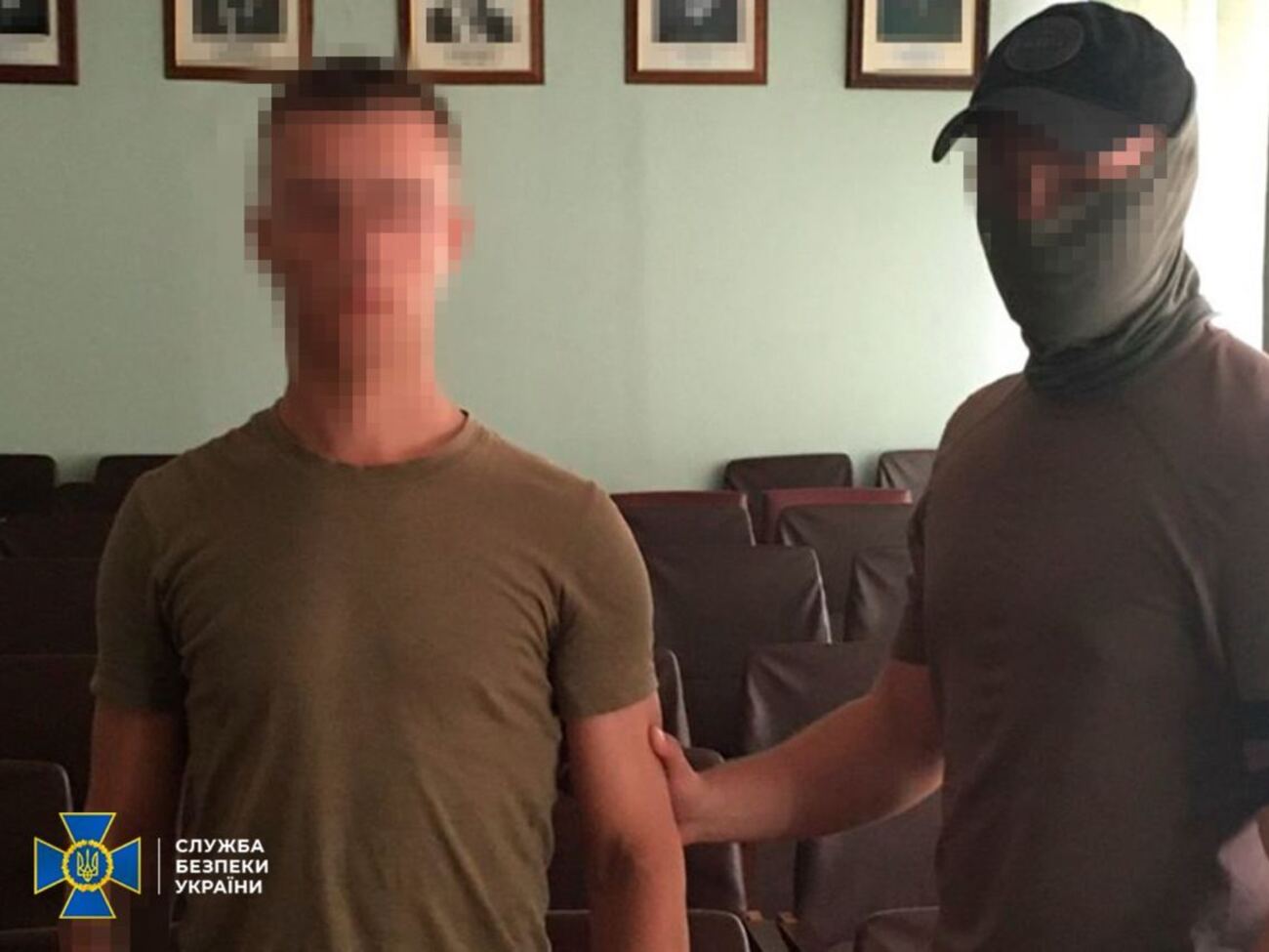 За каждое выполненное задание агент получали от ФСБ от $100 до $1 тыс.
