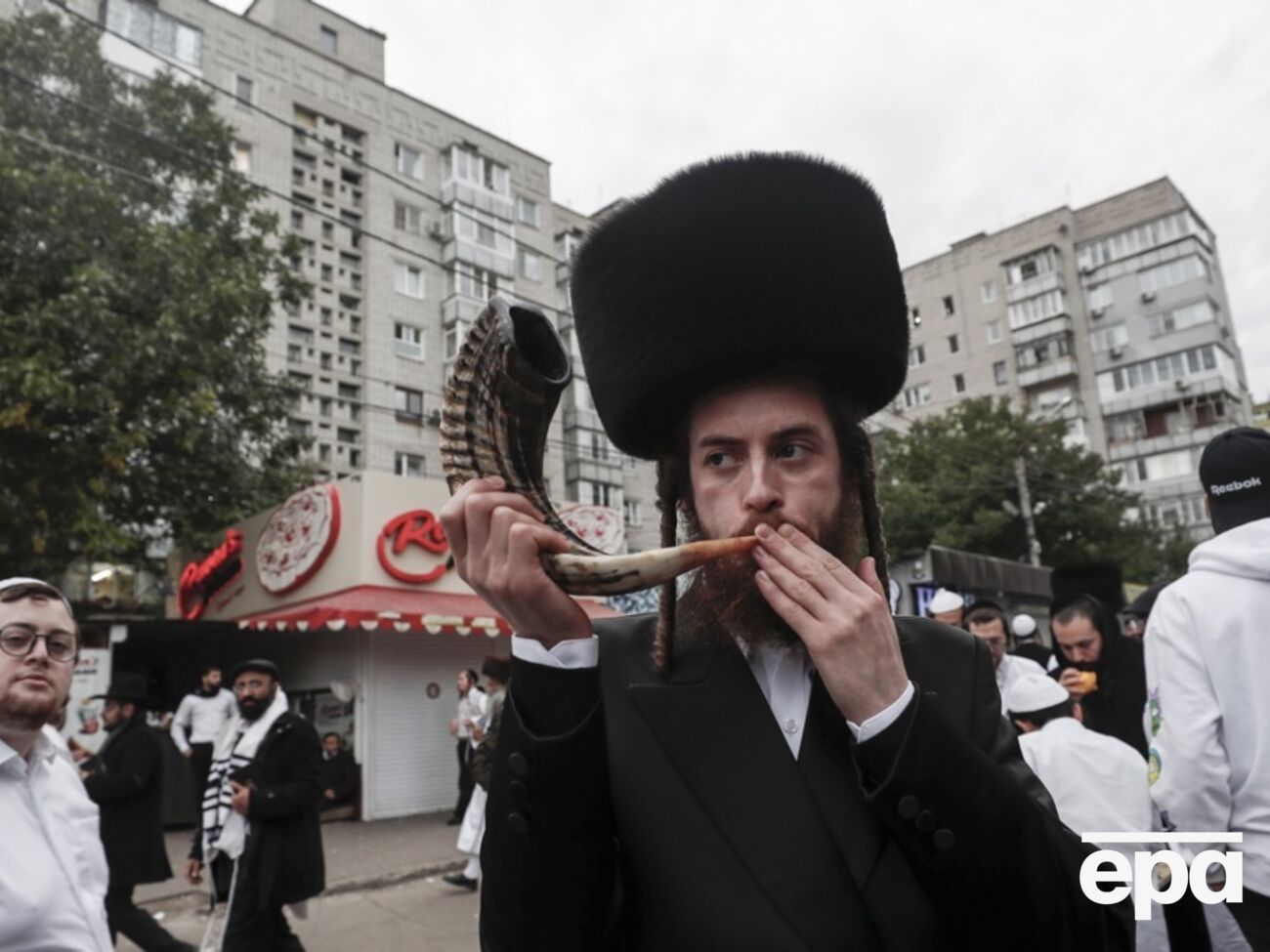 В Умань начали прибывать паломники-хасиды