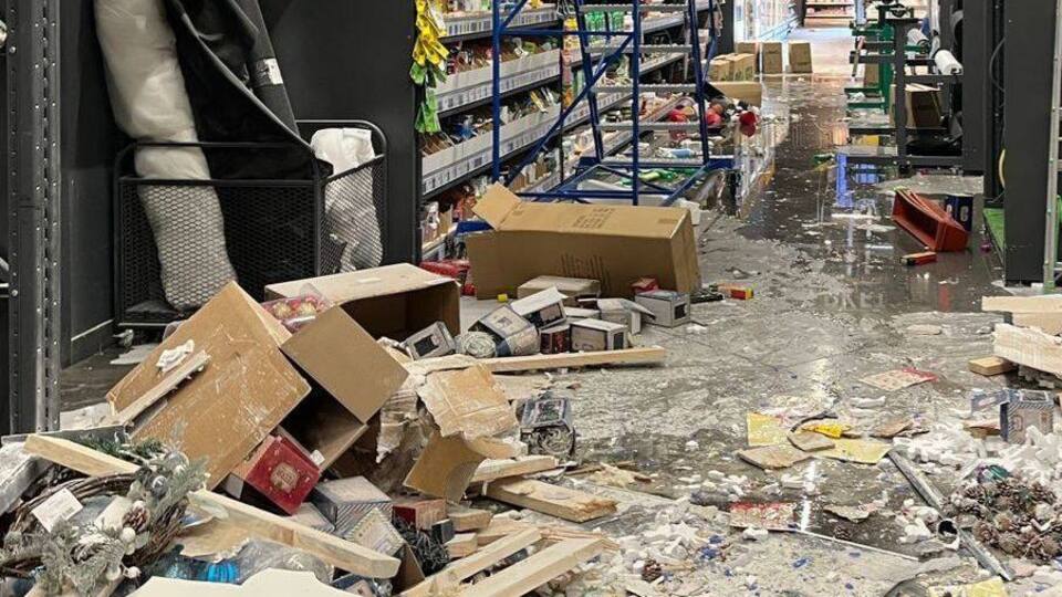 Ракета окупантів влучила вдень у торговельний центр