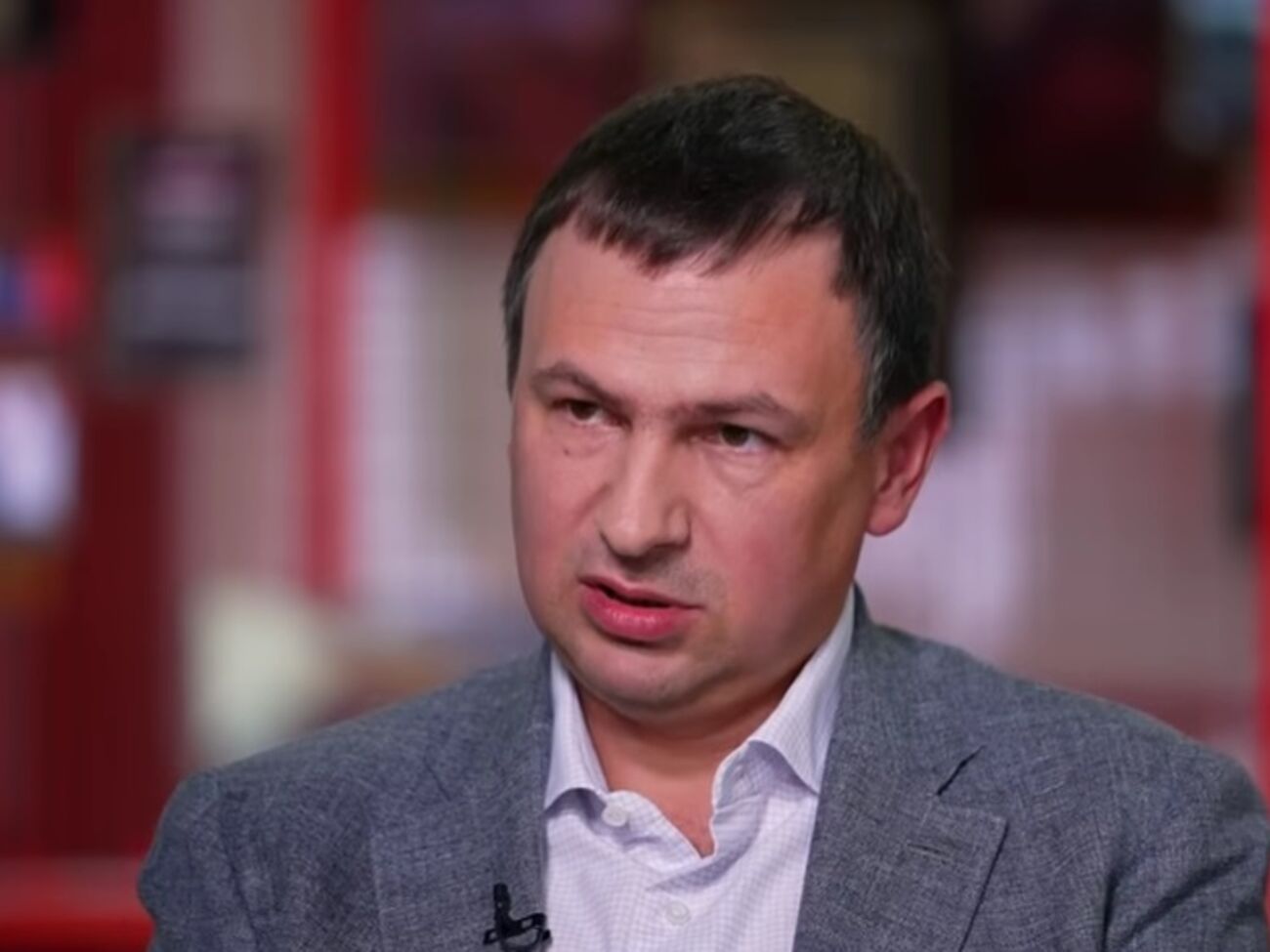 Коррупцию создает не тот, кто дает или берет взятки, а тот, кто принимает ограничивающие законы. Чем больше власть чиновников, тем больше коррупция