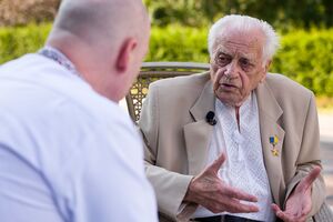 Хмара: Я сказал кагэбисту: "Я понимаю, что мог бы работать. Но если вы думаете, что это повлияет на изменение моей позиции, то этого не будет"