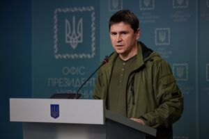 Подоляк заявил, что допущения о том, что ракета, ударившая по Константиновке, могла быть украинской, звучат нелепо