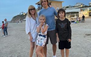 Галкін із дружиною й дітьми покинув РФ після повномасштабного вторгнення російської армії в Україну