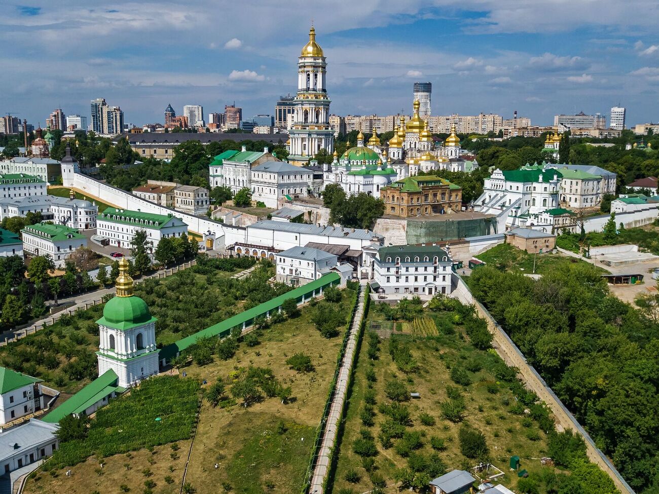 В государственное пользование вернули 63-й и 64-й корпуса на территории нижней Лавры