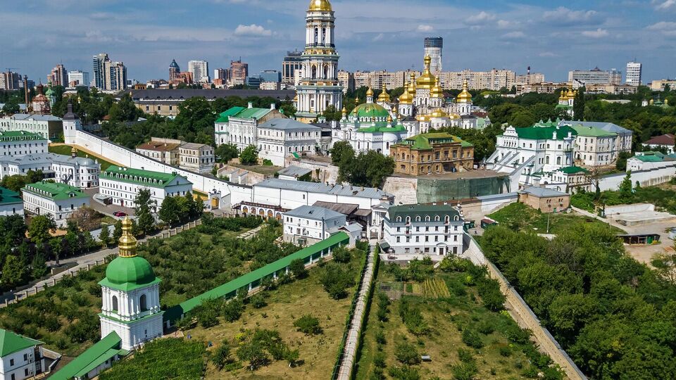 В государственное пользование вернули 63-й и 64-й корпуса на территории нижней Лавры