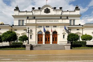Пропозицію про скасування заборони на ввезення українського зерна в Болгарію після 15 вересня внесли представники більшості в парламенті, зазначили ЗМІ