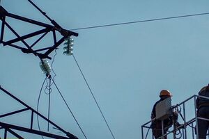 Енергетики розпочинають роботи відразу, щойно дістають дозвіл та доступ до місця пошкодження від ЗСУ та ДСНС, підкреслили у ДТЕК