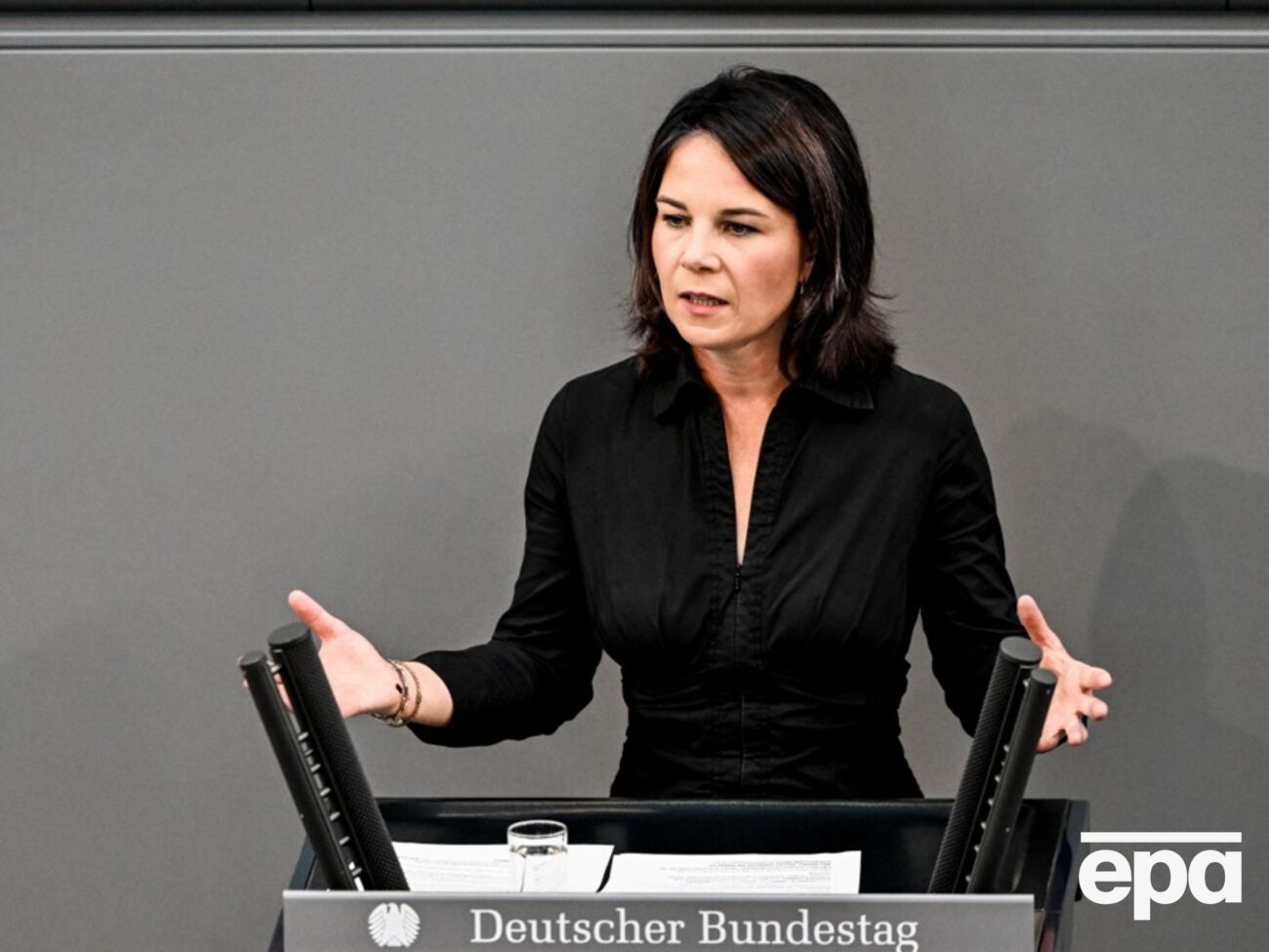 Бербок розповіла про потребу захистити енергетику України від російських атак