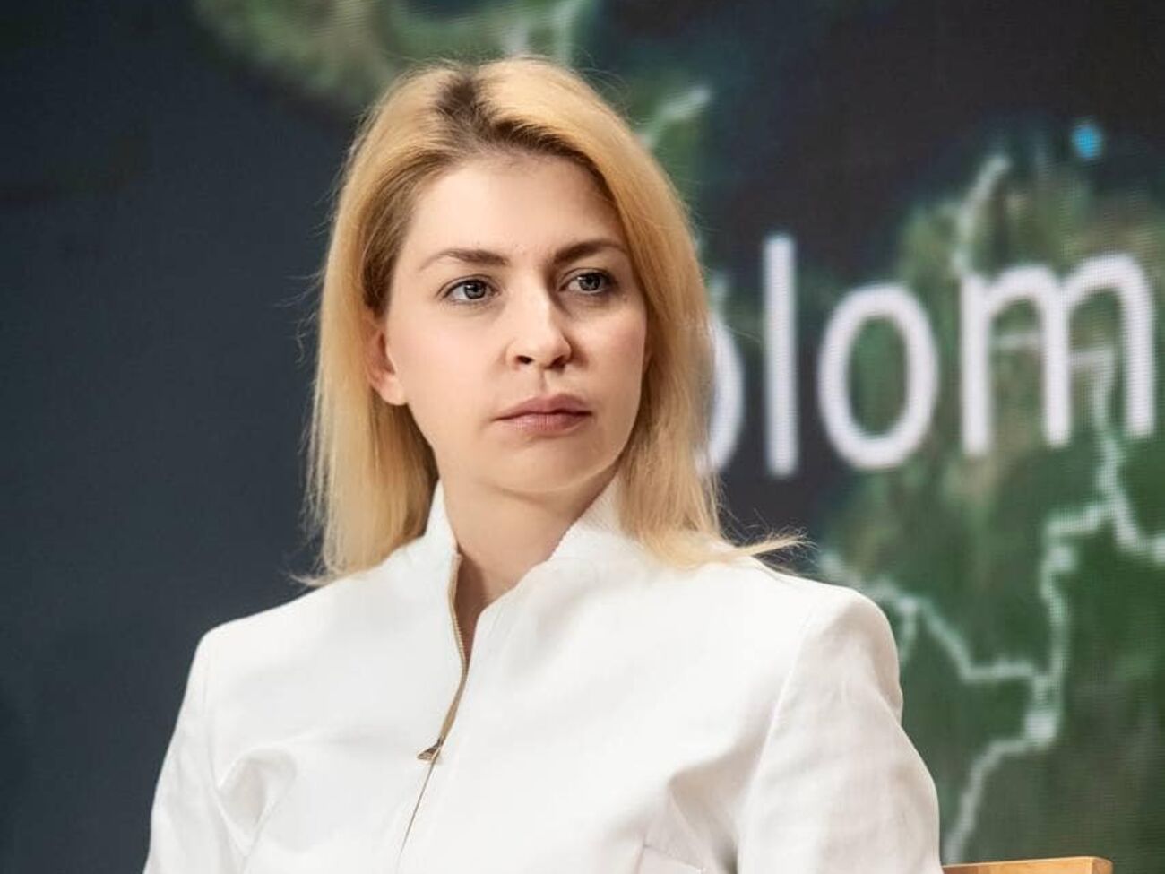 По информации СМИ, Стефанишиной объявили подозрение по поводу растраты имущества