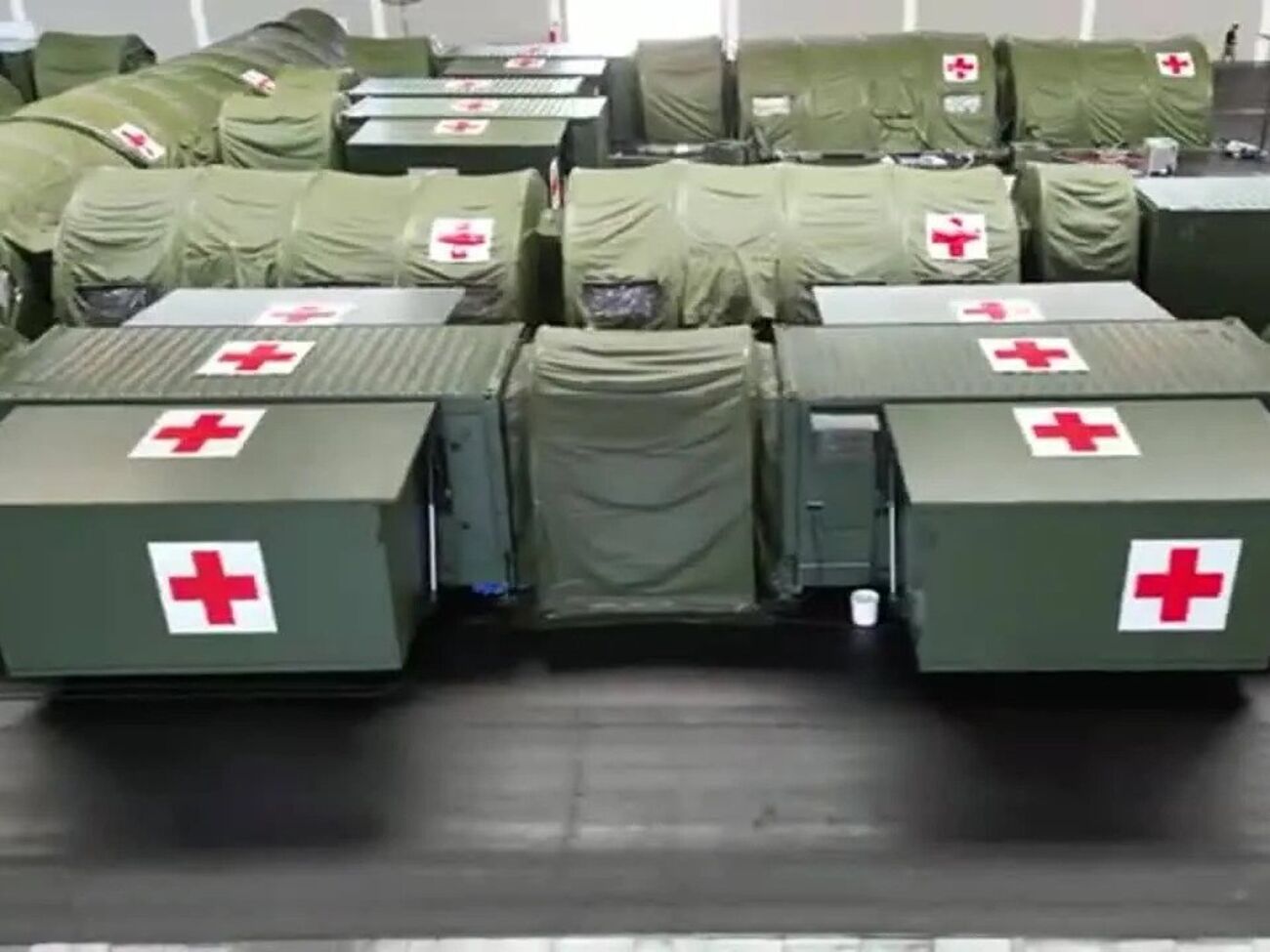 Cовременный госпиталь рассчитан на 32 койки, в нем есть операционная и лаборатория