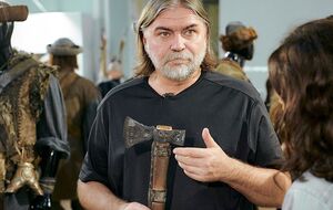 Санин: Тот, кто посетит выставку, надеюсь, успеет увидеть и почувствовать ту любовь и преданность, с которыми мы снимали вдохновляющую нас историю