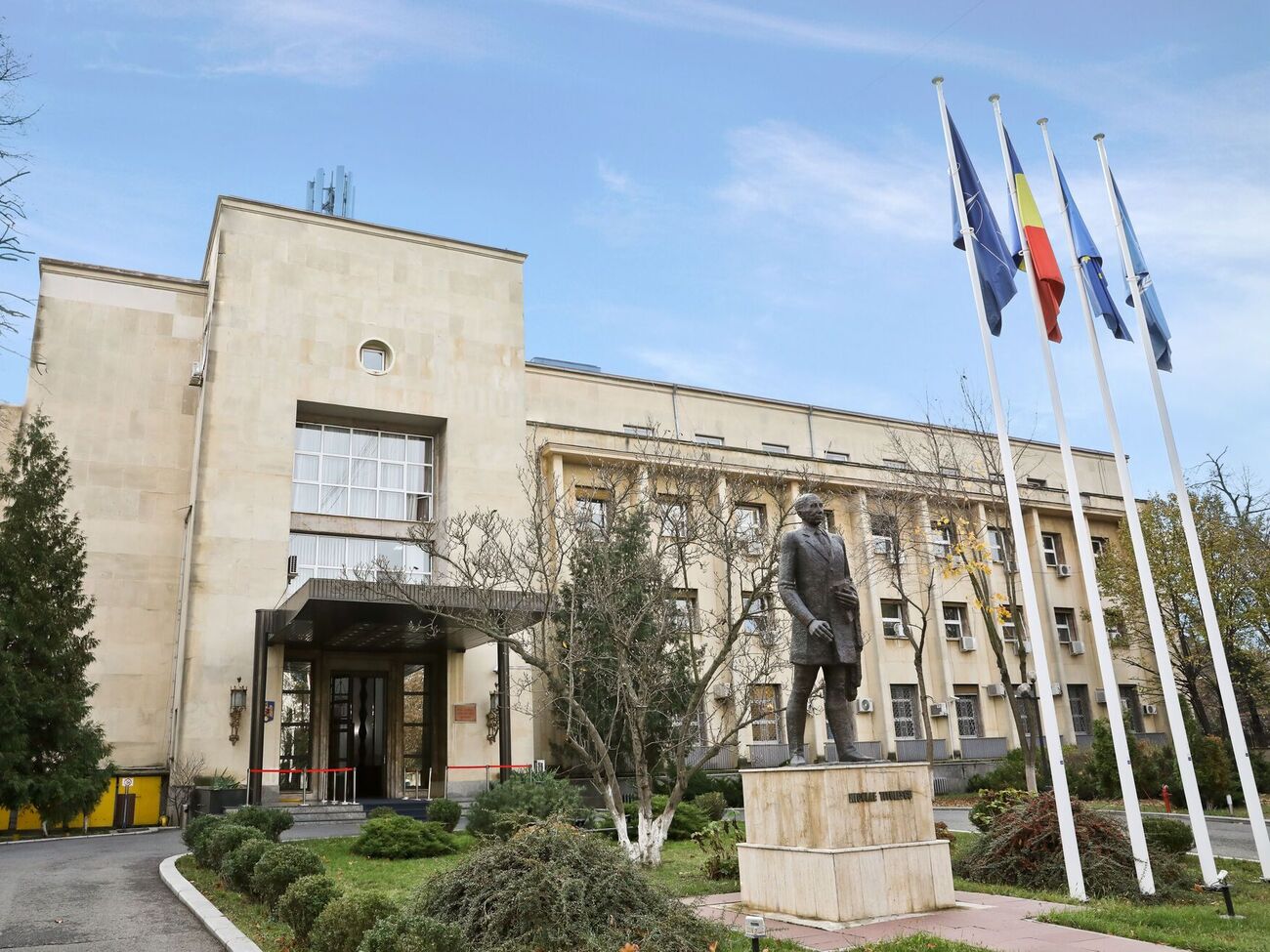 В Румынии заявили, что на них "никто не нападает", но вызвали российского дипломата в МИД