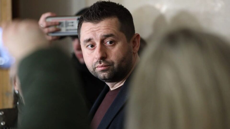 Закон о е-декларировании "фактически принимался для того, чтобы получить зачет по кандидатскому статусу ЕС", отметил Арахамия