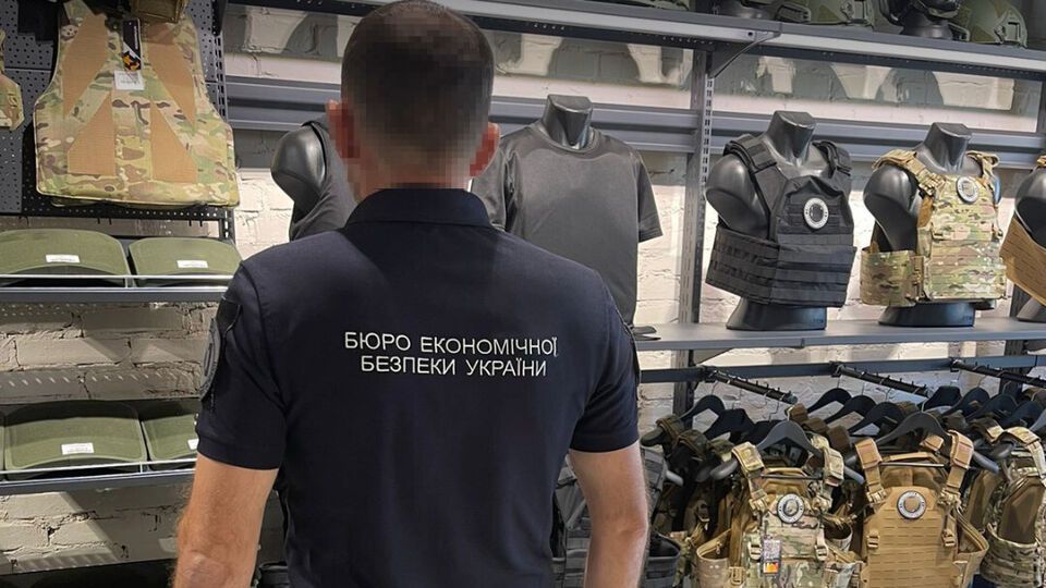 На складах и в магазинах правоохранители изъяли защиту разного класса стоимостью более 40 млн грн