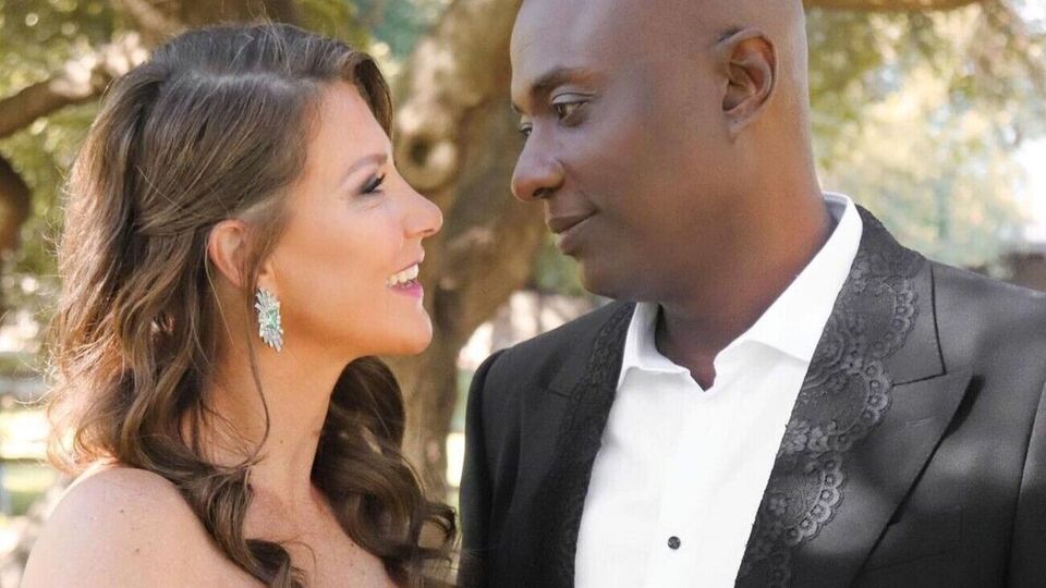 Марта Луїза старша за Верретта на три роки