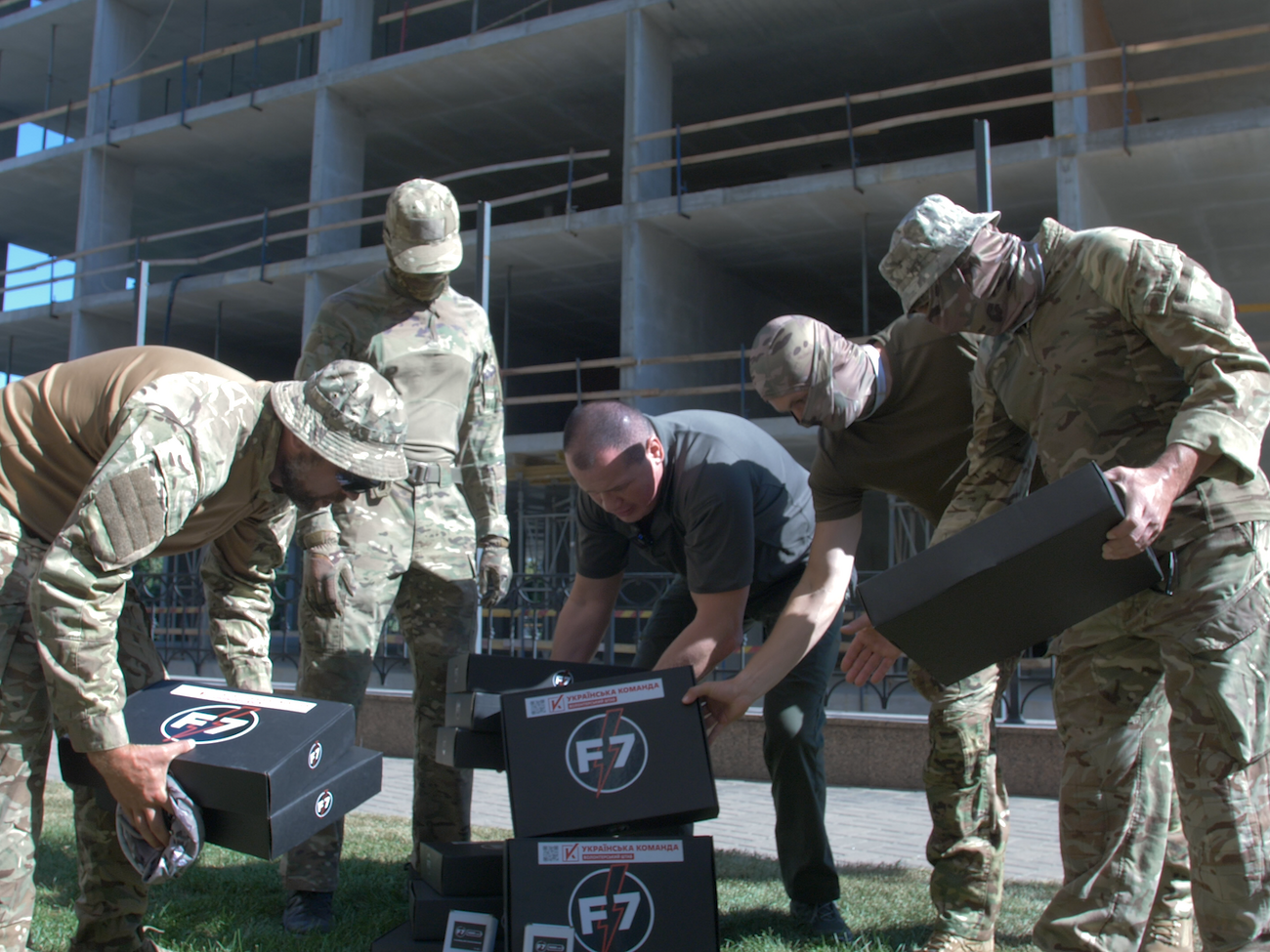 Как сообщили волонтеры, дроны-камикадзе поднимают более 1 кг взрывчатки