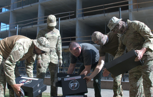 Как сообщили волонтеры, дроны-камикадзе поднимают более 1 кг взрывчатки