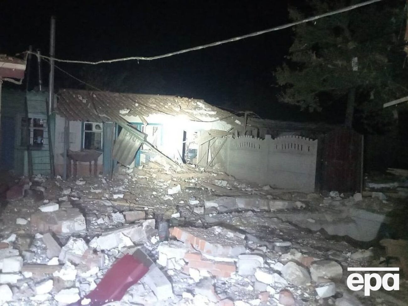 Підліток, поранений під час нічного обстрілу Херсонської області, перебуває під апаратом штучної вентиляції легень – ОВА